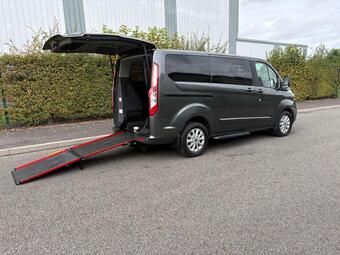 Ford Tourneo Custom Minibus 2.0 320 EcoBlue Titanium Auto L1 Euro 6 (s/s) 5dr