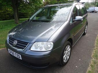 2005 VOLKSWAGEN TOURAN 1.9 TDI SE 5DR 7 SEATS 34 PHOTOS VOLKSWAGEN TOURAN 1.9 TDI... photo
