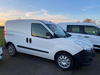 Vauxhall Combo Combi Van 1.3 CDTi 2300 ecoFLEX 16v Crew Van L1 H1 (s/s) 5dr (5 Seat, EU6)