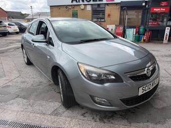 Vauxhall Astra Hatchback 1.6 16v SRi Euro 5 5dr