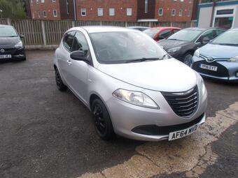 Chrysler Ypsilon Hatchback 1.2 Silver Euro 6 5dr