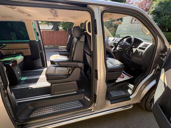 Volkswagen Caravelle MPV 2.0 BiTDI Business DSG Euro 5 5dr