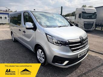 Renault Trafic Minibus 2.0 dCi LL30 Extra L2 H1 Euro 6 (s/s) 5dr (9 Seat)
