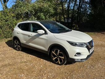 Nissan Qashqai SUV 1.2 DIG-T Tekna Euro 6 (s/s) 5dr