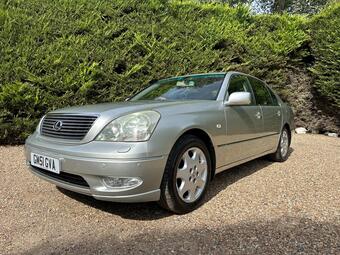 Lexus LS Saloon V8