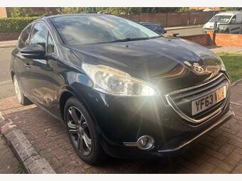 Peugeot 208 Hatchback 1.2 VTi Allure Euro 5 5dr