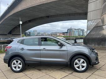 Nissan Qashqai SUV 1.3 DIG-T Acenta Premium Euro 6 (s/s) 5dr