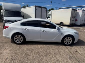Vauxhall Insignia Hatchback 2.0 CDTi ecoFLEX SRi Euro 5 5dr