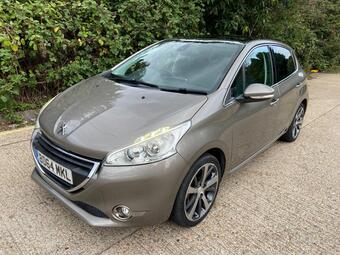 Peugeot 208 Hatchback 1.6 VTi Feline Euro 5 5dr (Nav)