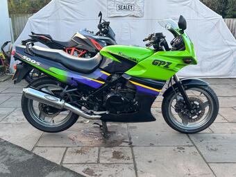 1995 1995 kawasaki gpz500 s,9,111 miles,only 1 previous owner, clean example, runs as per video, mot may,trade p/ex to clear, nationwide... photo