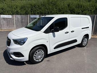 Vauxhall Combo Panel Van 1.5 Turbo D 2300 Sportive L2 H1 Euro 6 4dr