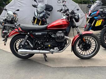Moto Guzzi V9 Roamer Roadster/Retro 853 Euro 4