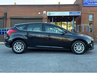 Ford Focus Hatchback 1.6T EcoBoost Titanium Euro 5 (s/s) 5dr