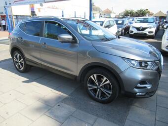 Nissan Qashqai SUV 1.2 DIG-T N-Connecta XTRON Euro 6 (s/s) 5dr