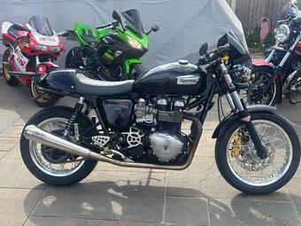 Triumph Thruxton 900 Roadster/Retro 865