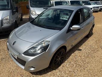 Renault Clio Hatchback 1.5 dCi Dynamique TomTom Euro 4 5dr
