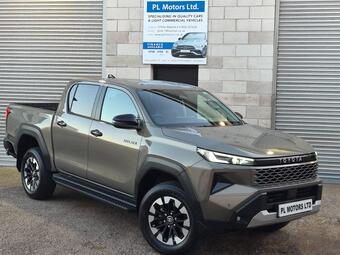 Toyota Hilux Pickup 2.8 D-4D-h Invincible Auto AWD Euro 6 4dr