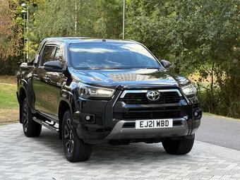 Toyota Hilux Pickup 2.8 D-4D Invincible X Auto 4WD Euro 6 (s/s) 4dr