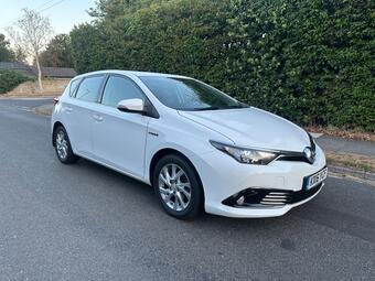 Toyota Auris Hatchback 1.8 VVT-h Business Edition CVT Euro 6 (s/s) 5dr