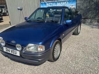Ford Escort Convertible 1.6 XR3i Two-Tone 2dr