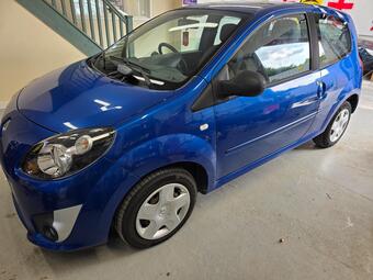 2010 RENAULT TWINGO 1.2 EXTREME HATCHBACK 3DR PETROL MANUAL EURO 4 60 PS 5 PHOTOS... photo