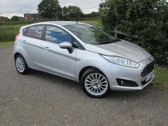 Ford Fiesta Hatchback 1.0T EcoBoost Titanium Euro 5 (s/s) 5dr