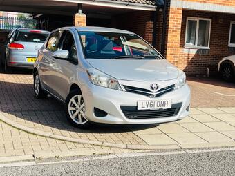 Toyota Yaris Hatchback 1.33 Dual VVT-i TR Multidrive S Euro 5 5dr