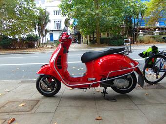 Piaggio Vespa GTS 125 Scooter 125 SuperSport CVT