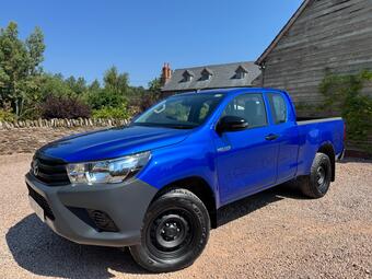 Toyota Hilux Pickup 2.4 D-4D Active Extra Cab Pickup 4WD Euro 6 (s/s) 4dr