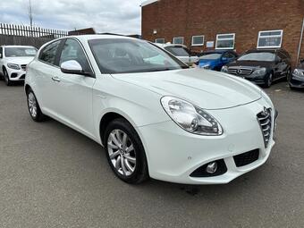 Alfa Romeo Giulietta Hatchback 2.0 JTDM-2 Business Edition Euro 5 (s/s) 5dr