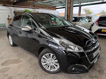 Peugeot 208 Hatchback 1.2 PureTech Allure EAT Euro 6 (s/s) 5dr