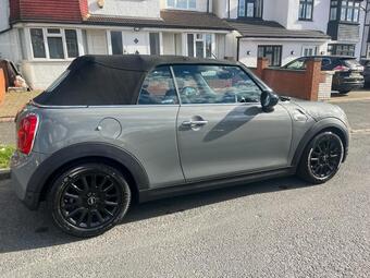 MINI Convertible Convertible 1.5 Cooper Auto Euro 6 (s/s) 2dr