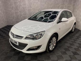 Vauxhall Astra Hatchback 2.0 CDTi ecoFLEX Elite Euro 5 (s/s) 5dr