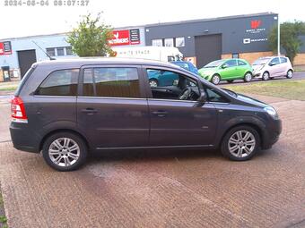 Vauxhall Zafira MPV 1.7 CDTi ecoFLEX Design Euro 5 5dr (SNav)