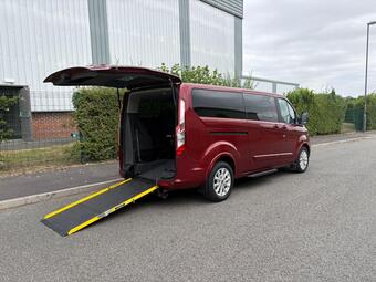 Ford Tourneo Custom Minibus 2.0 320 EcoBlue Titanium Auto L2 Euro 6 (s/s) 5dr