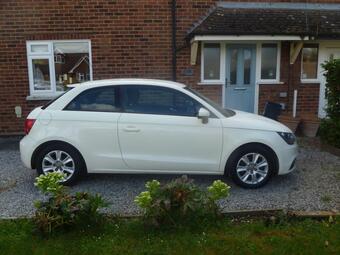 2012 A1 1.6 TDI SE HATCHBACK 3DR DIESEL MANUAL EURO 5 S S 105... photo