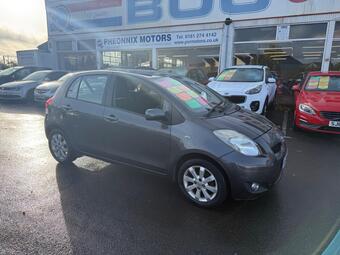 2011 Toyota Yaris 1.33 Dual VVT-i T Spirit Euro 5 (s/s) 5dr 35 Photos photo