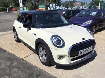 MINI Hatch Hatchback 1.5 Cooper Classic Euro 6 (s/s) 3dr