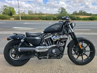 Harley-Davidson Sportster Custom Cruiser 883 XL883N Iron 883
