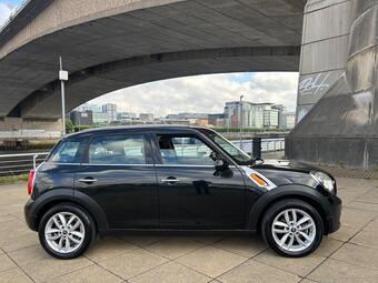 MINI Countryman SUV 1.6 Cooper D Euro 5 (s/s) 5dr