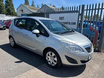 Vauxhall Meriva MPV 1.4 16V Exclusiv Euro 5 5dr (Non AC)