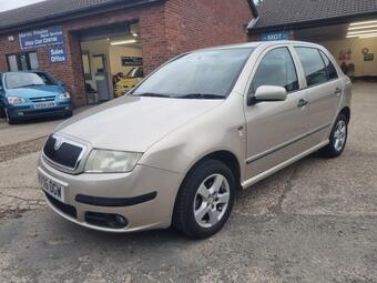 Skoda Fabia Hatchback 1.4 16V Elegance 5dr
