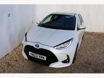 Toyota Yaris Hatchback 1.5 VVT-h Design E-CVT Euro 6 (s/s) 5dr