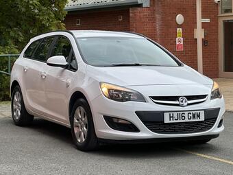 Vauxhall Astra Estate 1.6 CDTi BlueInjection Design Sports Tourer Euro 6 (s/s) 5dr