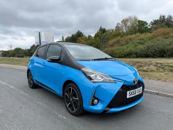 Toyota Yaris Hatchback 1.5 VVT-i Cyan Bi-Tone Euro 6 5dr