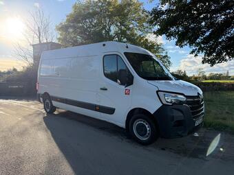Renault Master Panel Van 2.3 dCi ENERGY 35 Business+ FWD LWB Medium Roof Euro 6 (s/s) 4dr