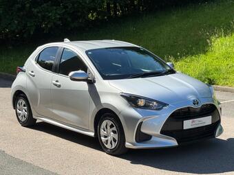 Toyota Yaris Hatchback 1.5 VVT-h Design E-CVT Euro 6 (s/s) 5dr