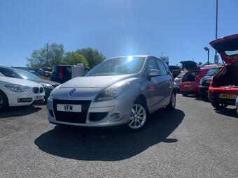 2010 RENAULT 2010 10 REG PETROL MANUAL 82,190 MILES THIS 2010 RENAULT SCENIC VVT DYNAMIQUE... photo