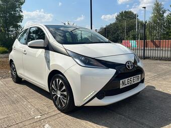 Toyota AYGO Hatchback 1.0 VVT-i x-play Euro 5 5dr Euro 5