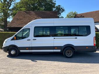 Ford Transit Minibus 2.2 TDCi 460 HDT L4 H3 4dr (18 seats)